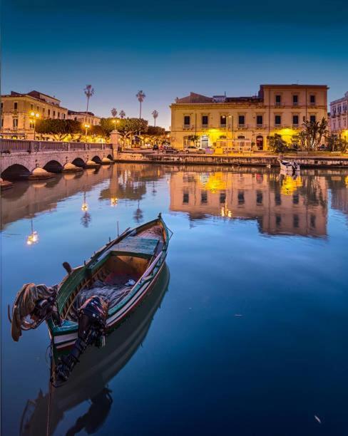 Appartamento Al Posto Giusto Сиракузы Экстерьер фото